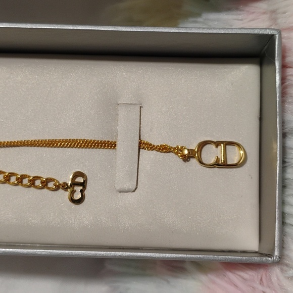 FIRM PRICE! NWOT Christian Dior CD Charm Gold Tone Necklace W Box Never Worn - Picture 2 of 8